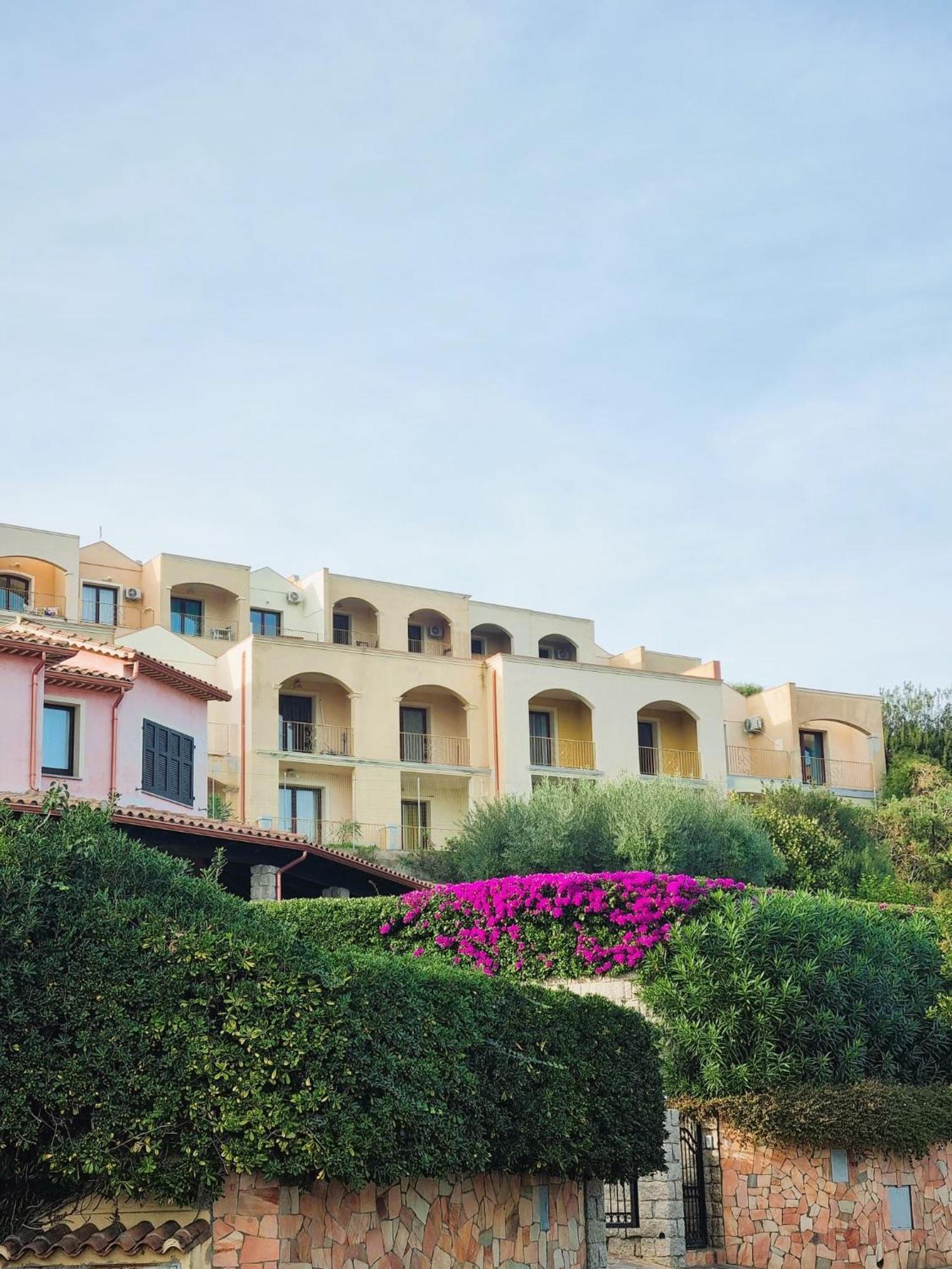 Golf & Sea Residence Is Molas Пула Екстериор снимка