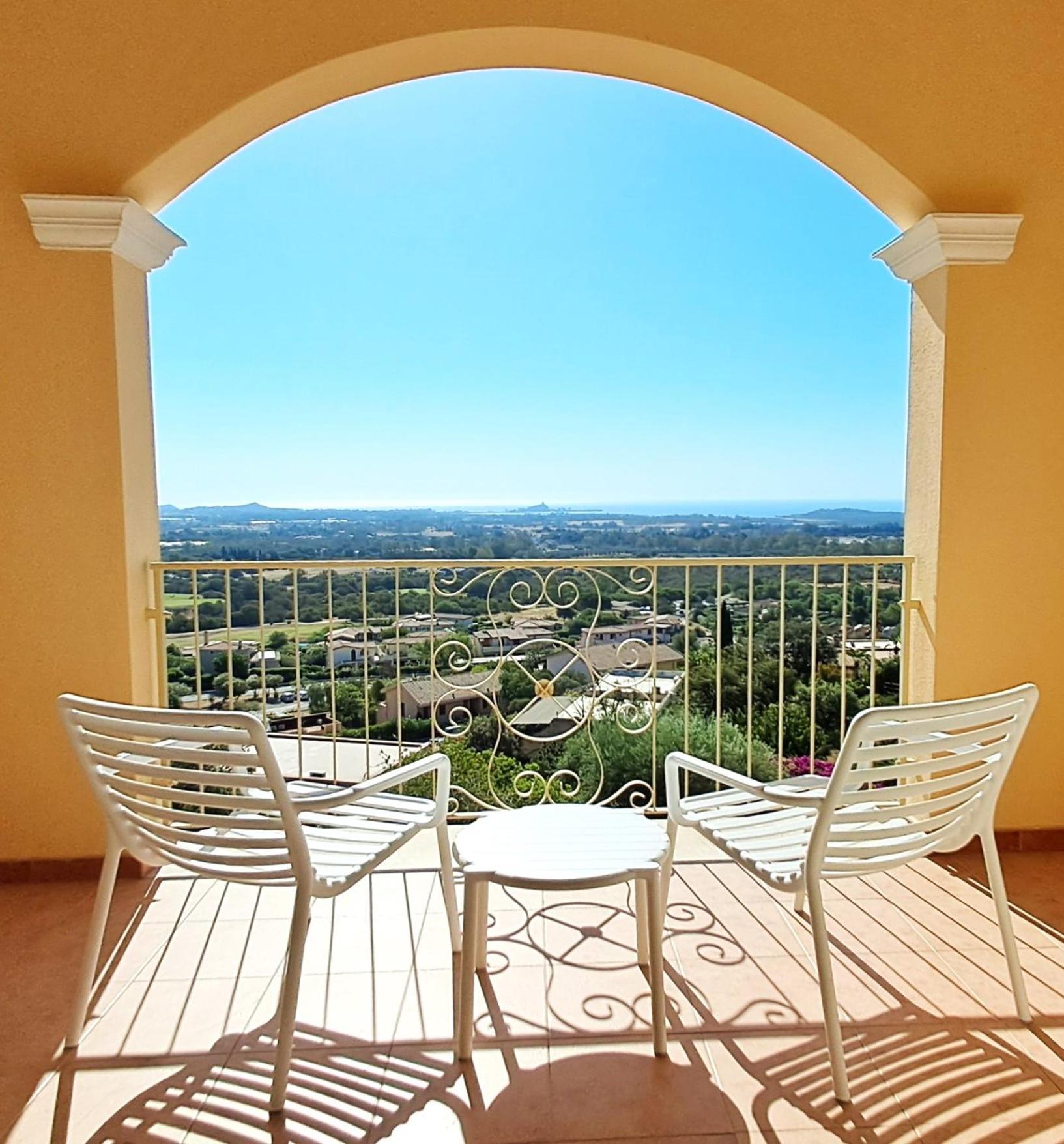 Golf & Sea Residence Is Molas Пула Екстериор снимка