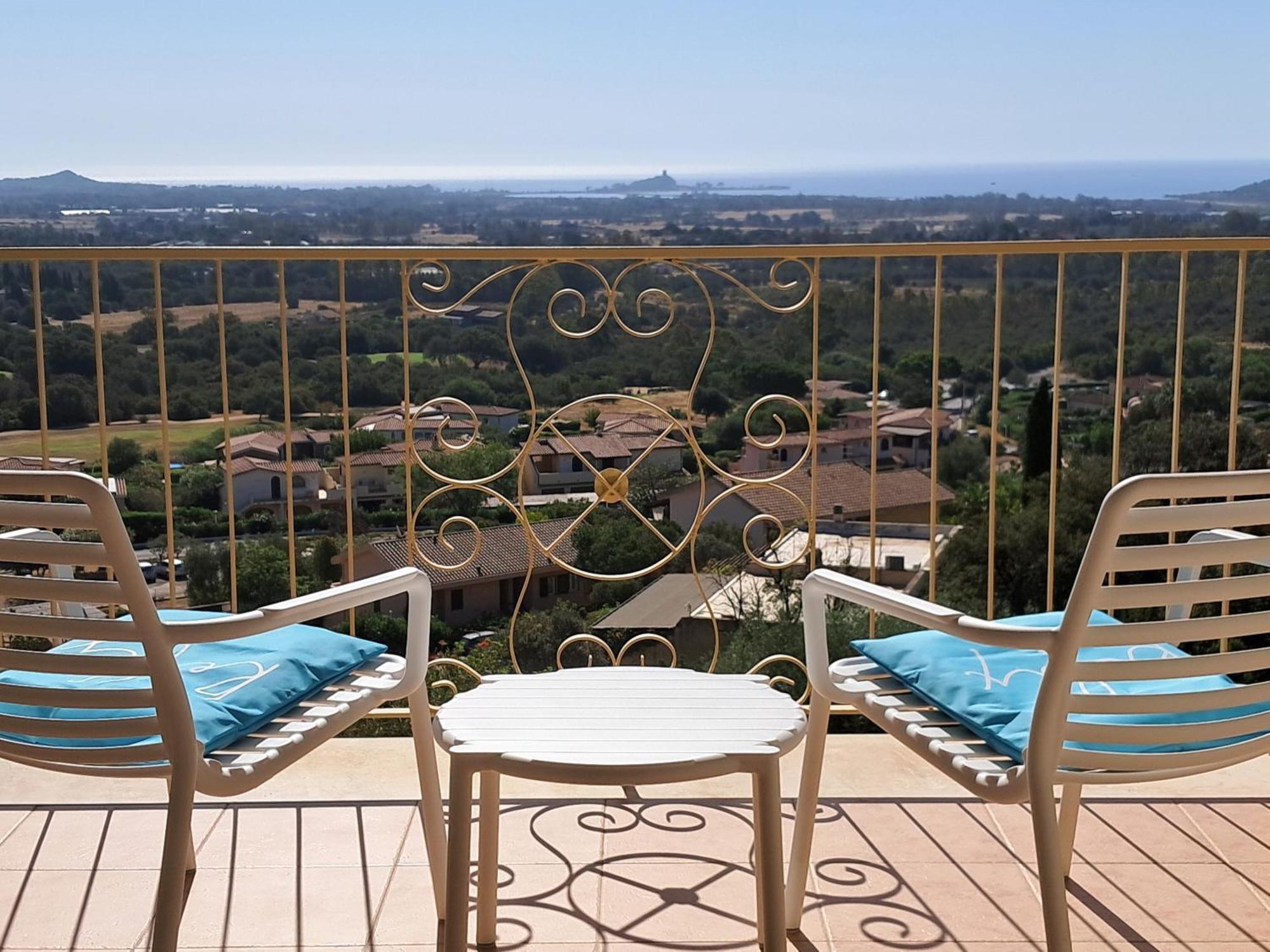 Golf & Sea Residence Is Molas Пула Екстериор снимка